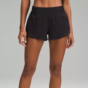 Lulu lemon Hotty Hot 2” shorts